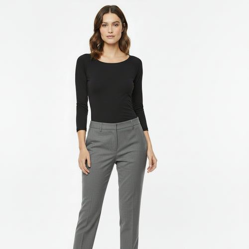 woman wearing a black 3-4 length sleeve t shirt