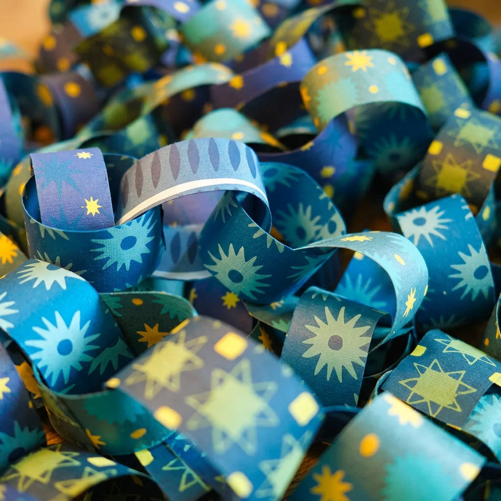 blue pattened paper chains