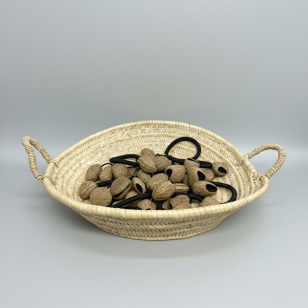shallow basket/bowl
